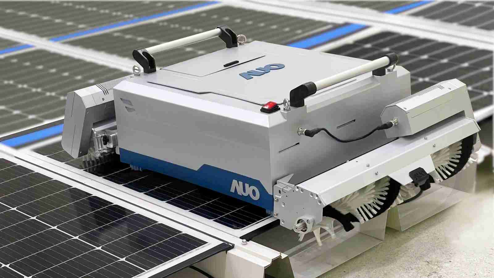 财神娱乐致力EPC场域技术升级，，导入清洁机器人搭配传感器与AI数据分析，，大幅减少维运成本