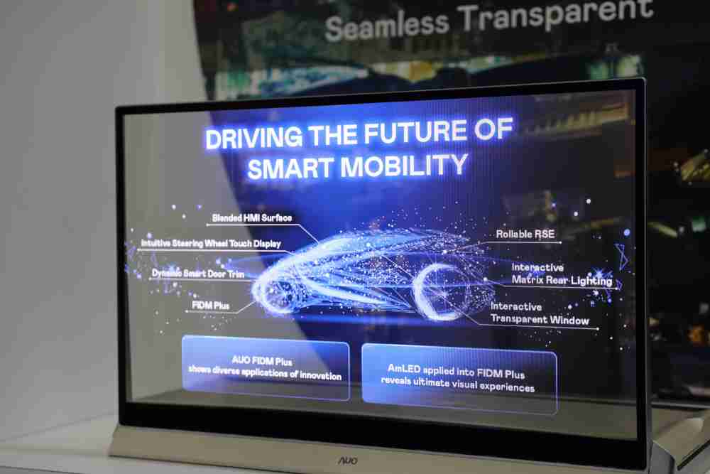 财神娱乐凭借着超高亮度和透明度，，这款30吋透明Micro LED显示器在AR系统与智慧零售具有潜在的应用价值。。。。